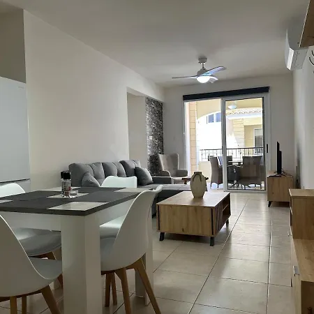 Apartment Majestic Gardens 10 Minutes From Larnaka Airport *