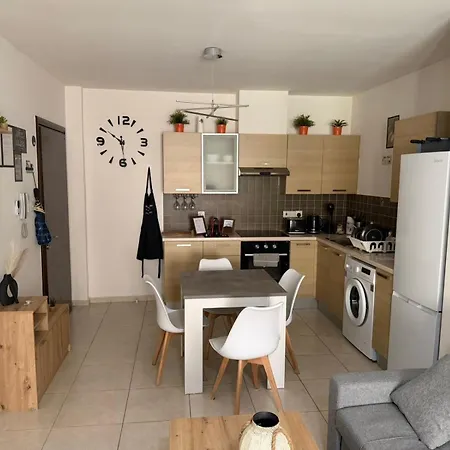 Apartmán Majestic Gardens 10 Minutes From Larnaka Airport