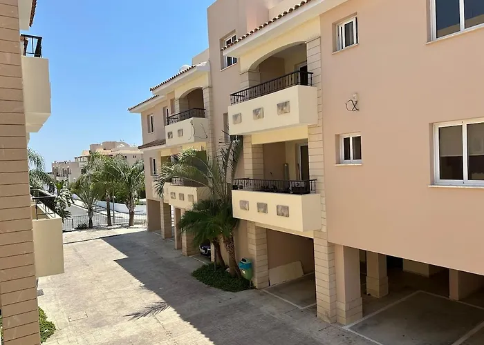 Majestic Gardens 10 Minutes From Airport Appartement *