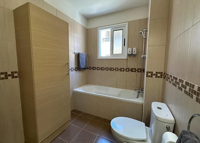 Majestic Gardens 10 Minutes From Larnaka Airport