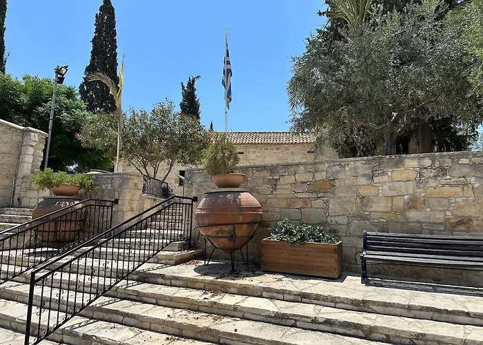 Majestic Gardens 10 Minutes From Airport Appartement *