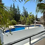شقة Majestic Gardens 10 Minutes From Larnaka Airport *