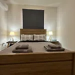 Majestic Gardens 10 Minutes From Larnaka Airport アパート Tersephanou
