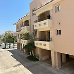 Majestic Gardens 10 Minutes From Larnaka Airport アパート *