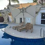 Majestic Gardens 10 Minutes From Larnaka Airport شقة