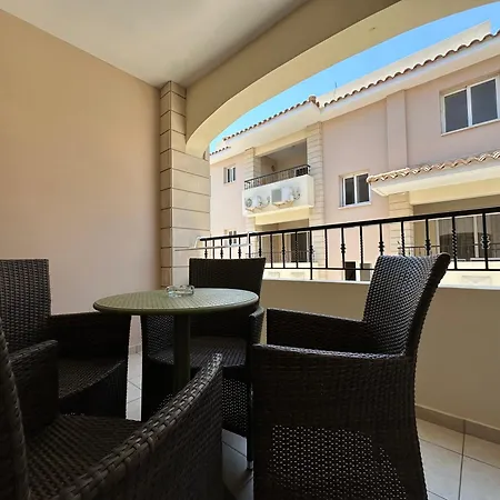 Majestic Gardens 10 Minutes From Larnaka Airport ترسيفانو