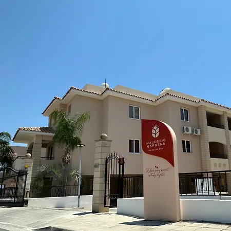 Majestic Gardens 10 Minutes From Larnaka Airport