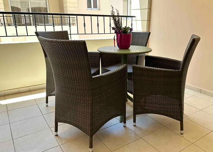 Majestic Gardens 10 Minutes From Larnaka Airport *