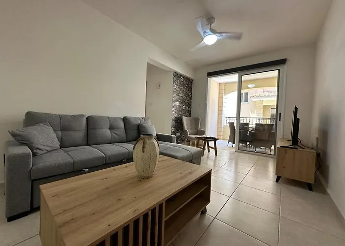 Majestic Gardens 10 Minutes From Larnaka Airport *