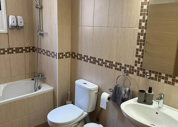 Majestic Gardens 10 Minutes From Larnaka Airport アパート Tersephanou