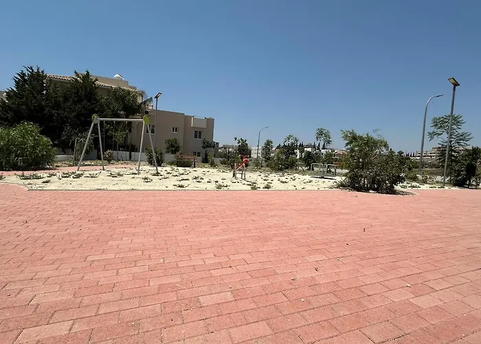 アパート Majestic Gardens 10 Minutes From Larnaka Airport *