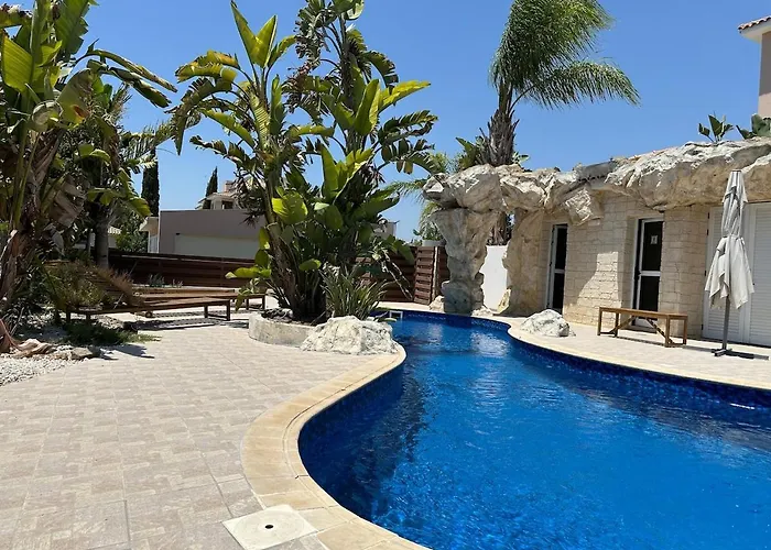 Majestic Gardens 10 Minutes From Larnaka Airport Appartement *