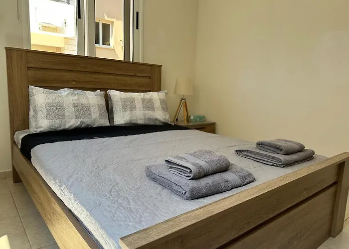 Majestic Gardens 10 Minutes From Larnaka Airport Appartement