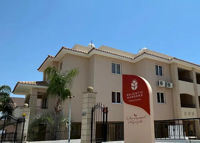 Majestic Gardens 10 Minutes From Larnaka Airport