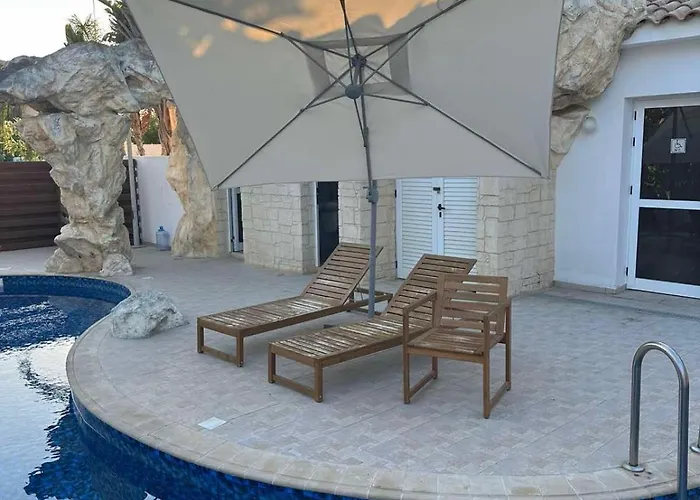 Majestic Gardens 10 Minutes From Larnaka Airport Appartement